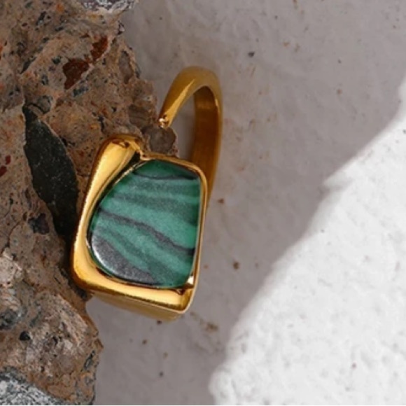 RETRO Geometric Stone Gold Plated Ring - Picture 2 of 13